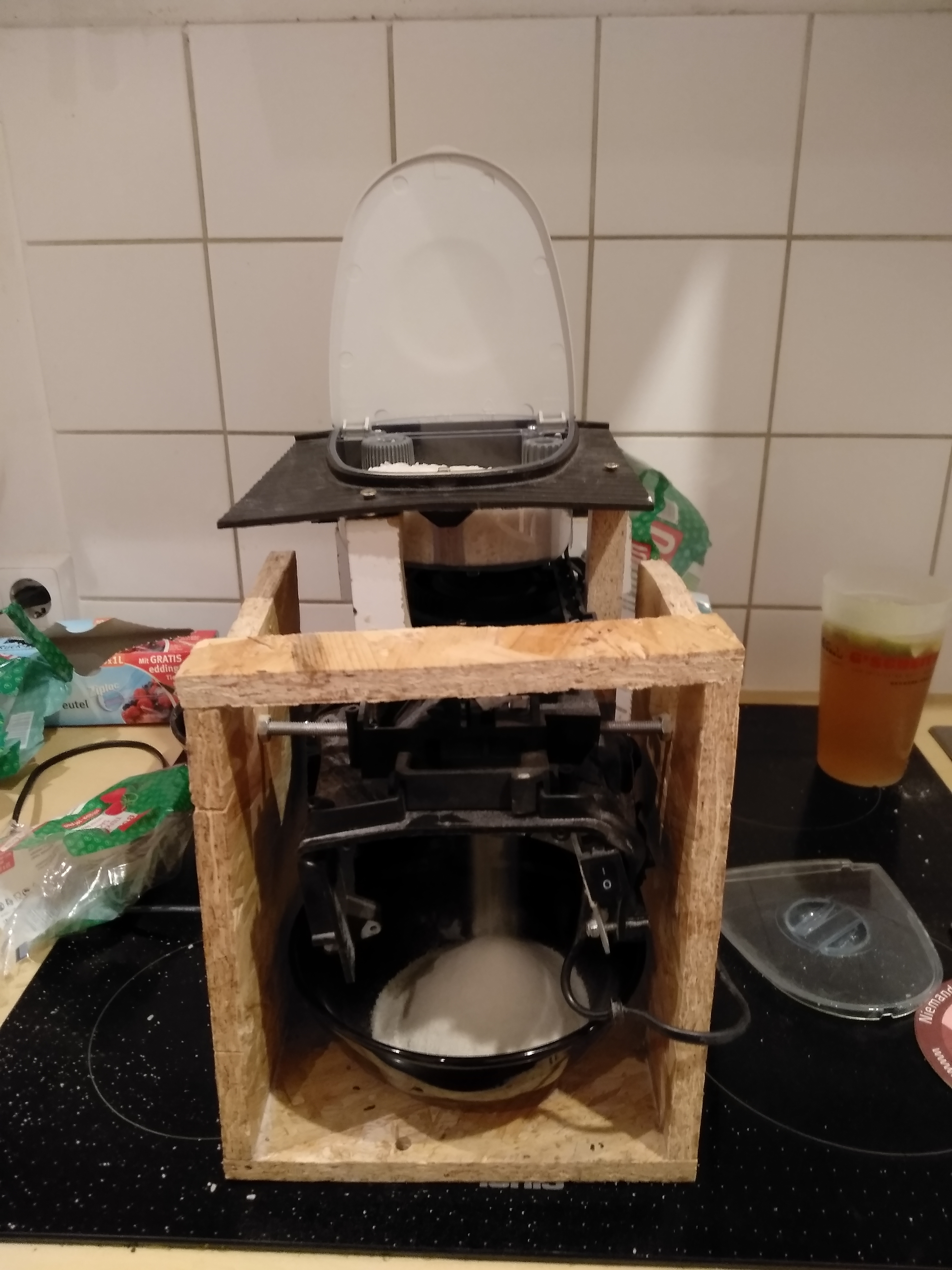 die_mahlmaschine.jpg die_mahlmaschine.jpg