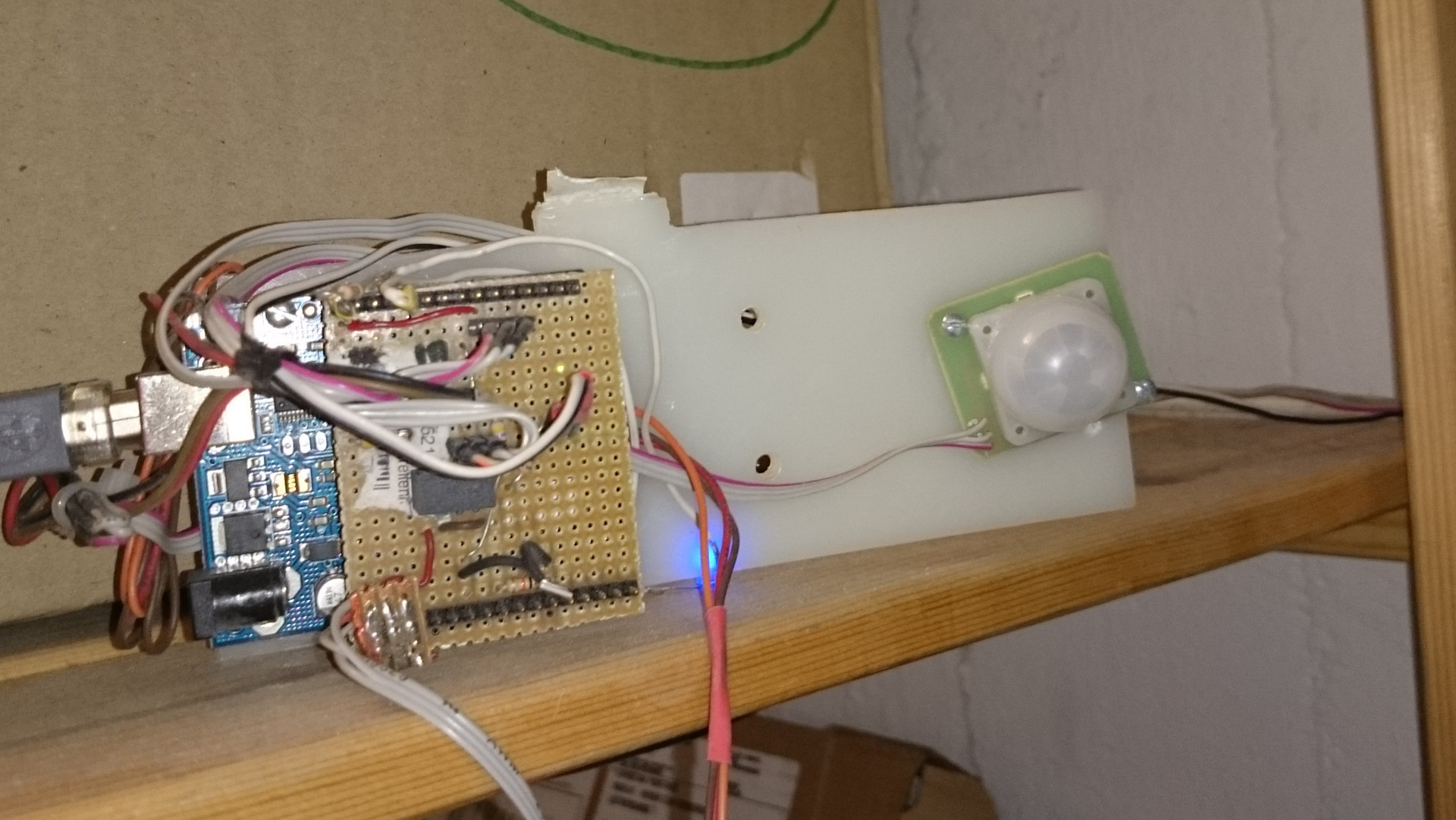 rf433_yamahastereo_kiosk.realraum.at.jpg rf433_yamahastereo_kiosk.realraum.at.jpg